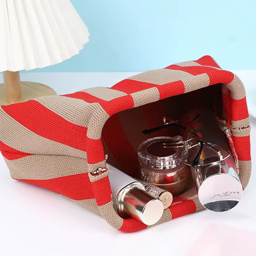 Red Chevron Patterned Bag - Picture 3 of 4
